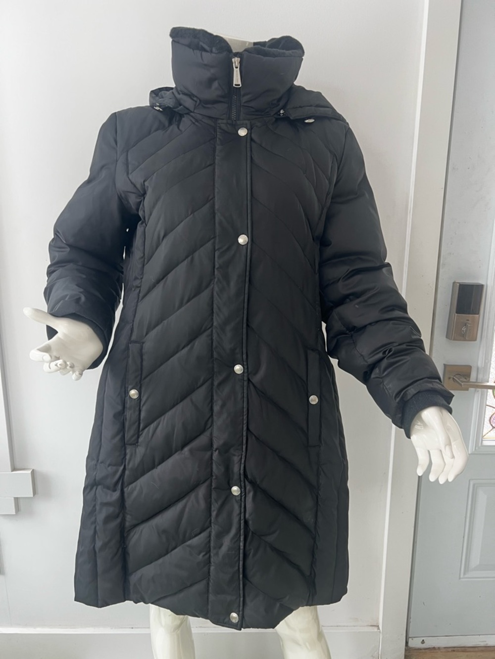 Michael Kors Black Quilted Long Puffer Coat XL Down and waterfowl feathers